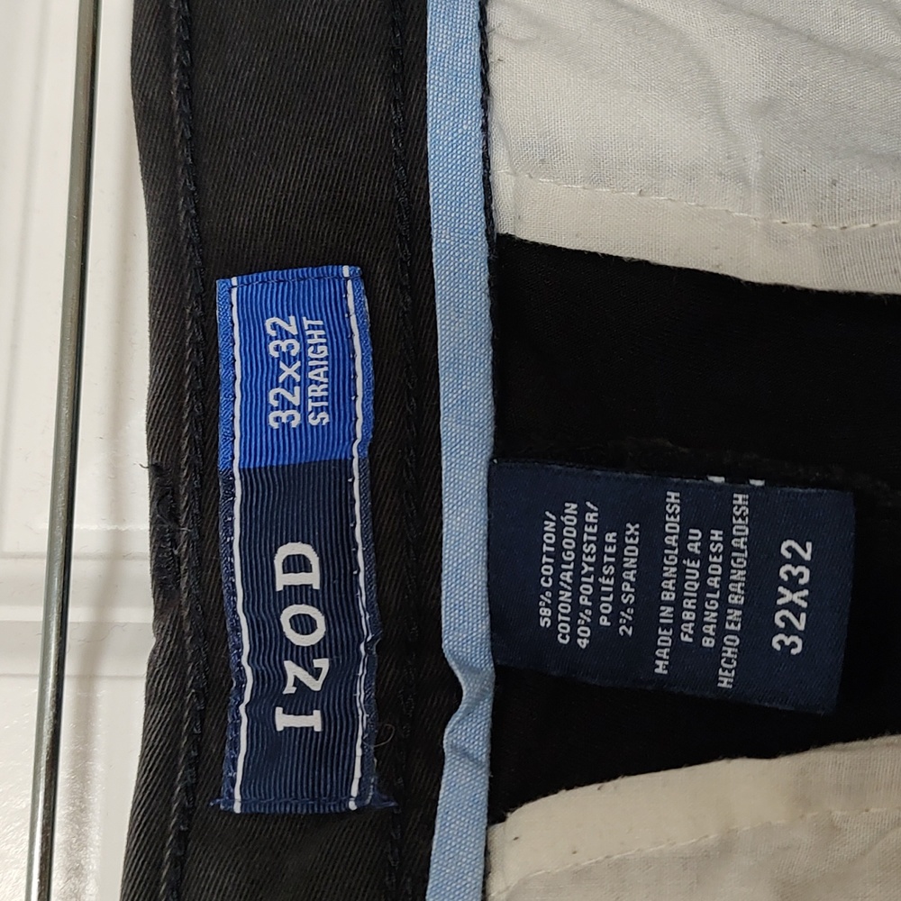Izod Men dress pants Size 32 x 32